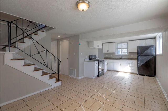 1715 Viking Drive, Independence, MO 64058