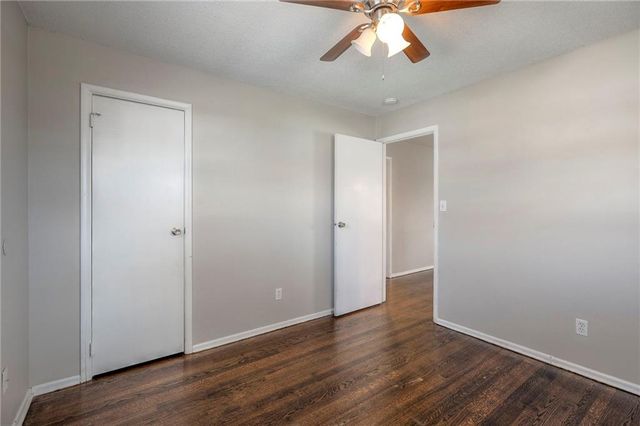 1715 Viking Drive, Independence, MO 64058