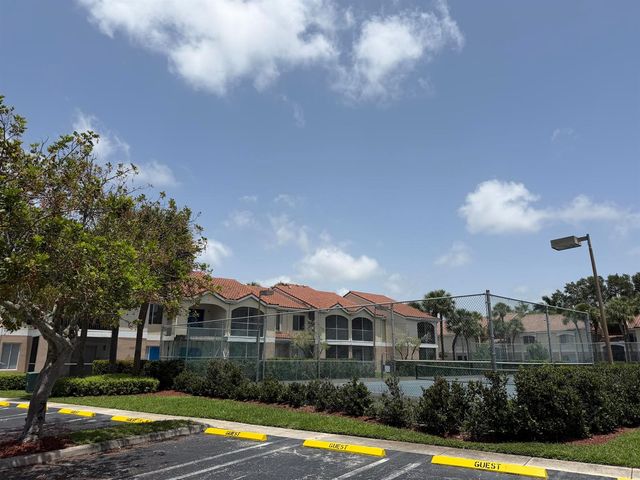 815 W Boynton Beach Boulevard 12-203, Boynton Beach, FL 33426