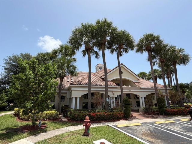 815 W Boynton Beach Boulevard 12-203, Boynton Beach, FL 33426