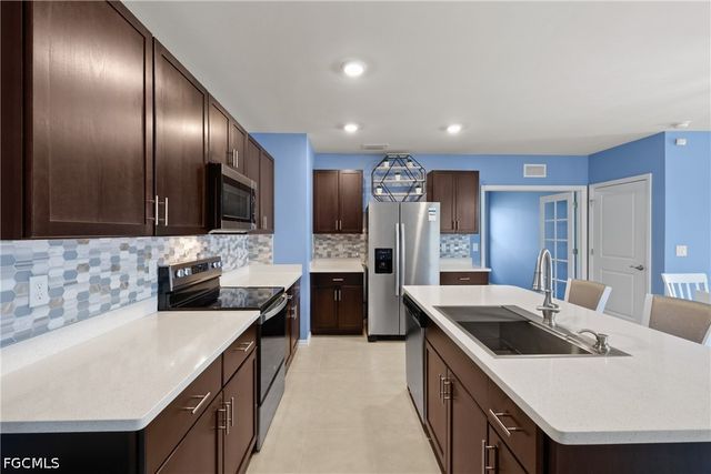 8720 Swell Brooks CT, North Fort Myers, FL 33917