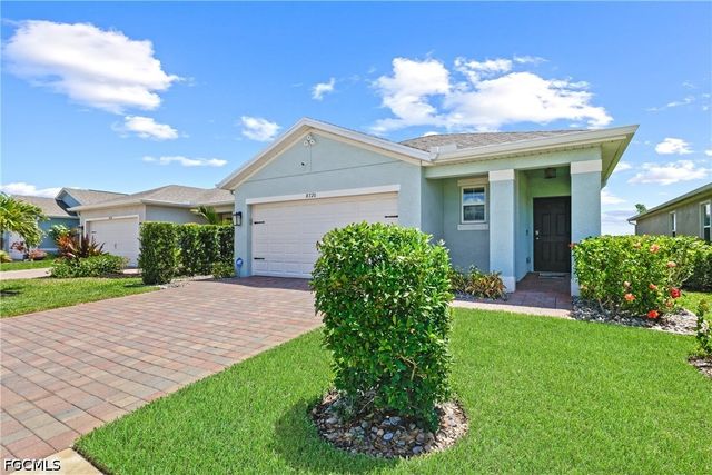 8720 Swell Brooks CT, North Fort Myers, FL 33917
