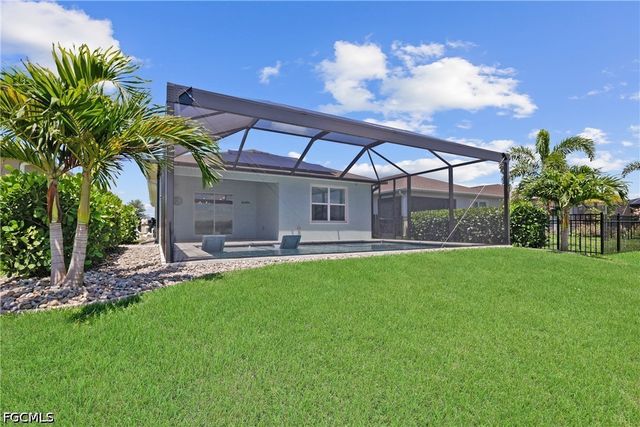 8720 Swell Brooks CT, North Fort Myers, FL 33917