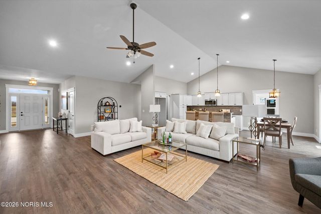 3095 E Plaza Boulevard, Northwood, OH 43619