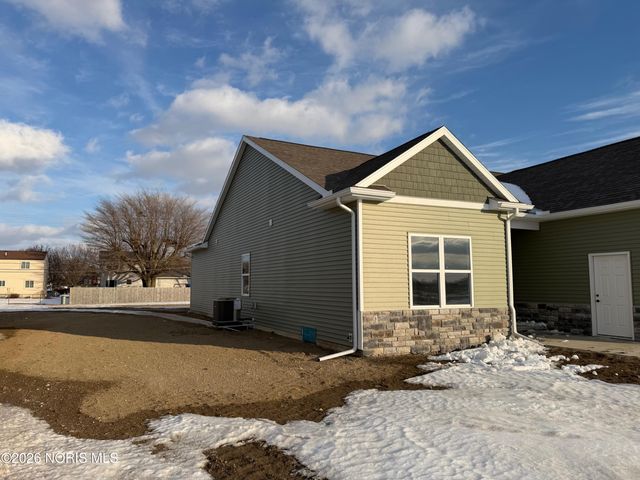 3095 E Plaza Boulevard, Northwood, OH 43619