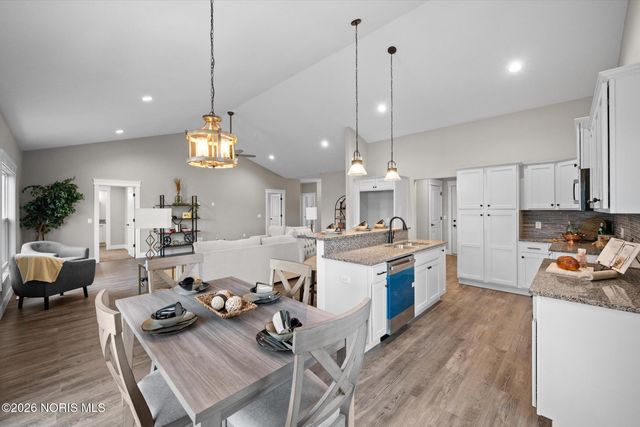 3095 E Plaza Boulevard, Northwood, OH 43619