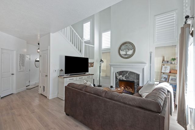 16096 S TRUSS DR, Bluffdale, UT 84065