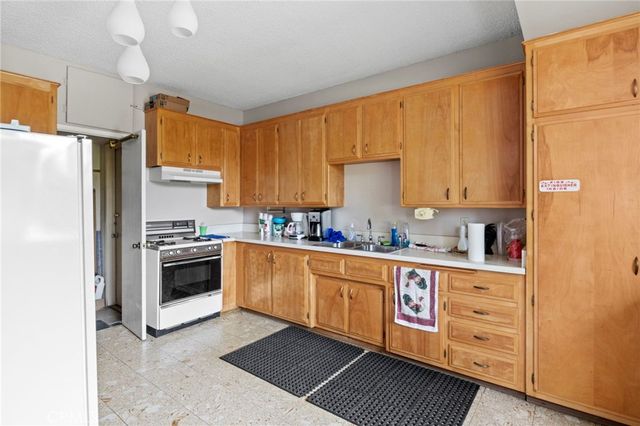 621 Palmer Street, Hemet, CA 92543