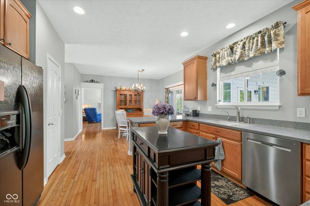 9326 Windrift Way, Zionsville, IN 46077