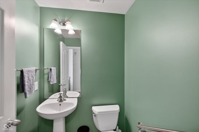 9326 Windrift Way, Zionsville, IN 46077