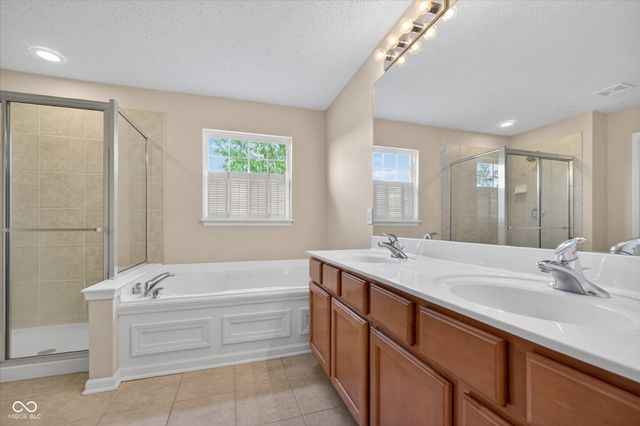 9326 Windrift Way, Zionsville, IN 46077