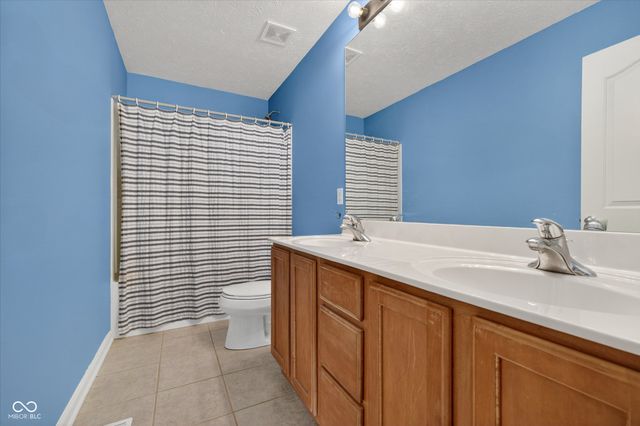 9326 Windrift Way, Zionsville, IN 46077
