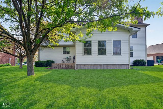 9326 Windrift Way, Zionsville, IN 46077
