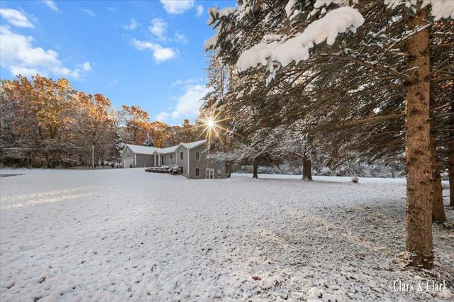 992 N Washington Street, Lowell, MI 49331