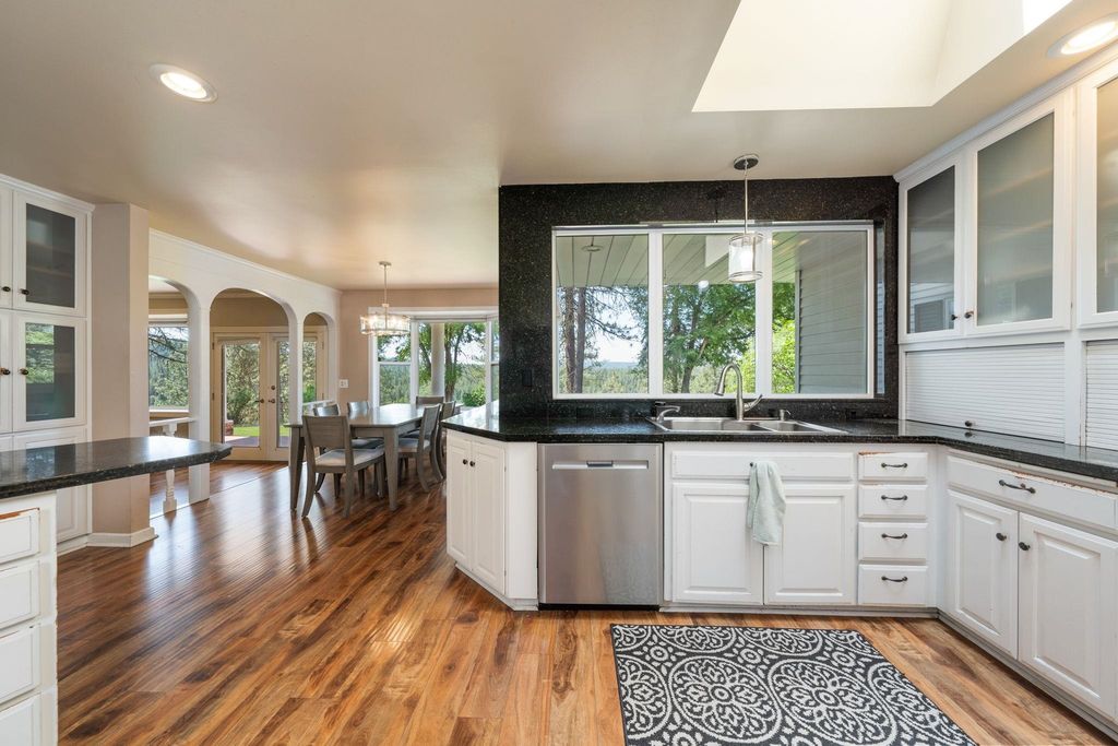 4311 W Center Ln, Spokane, WA 99208 photo 9