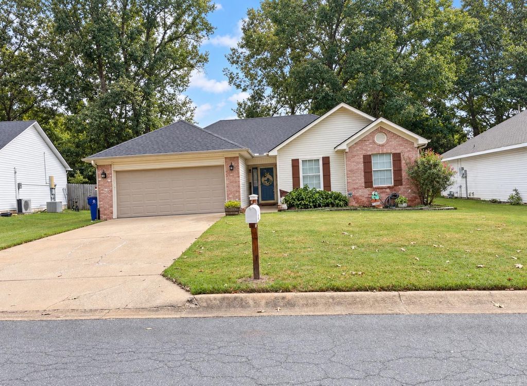 209 Rodney Guthrie Drive, Cabot, AR 72023
