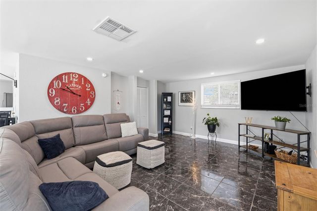 801 89TH AVENUE N, St Petersburg, FL 33702