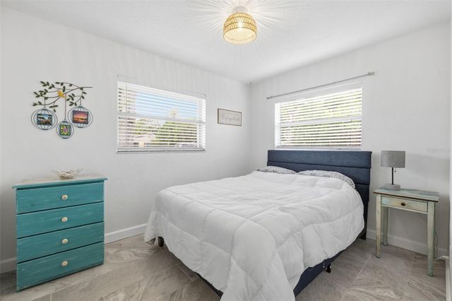 801 89TH AVENUE N, St Petersburg, FL 33702