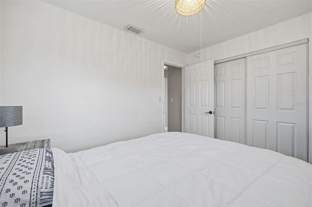 801 89TH AVENUE N, St Petersburg, FL 33702