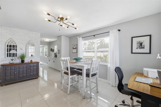 801 89TH AVENUE N, St Petersburg, FL 33702