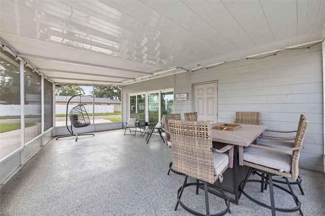 801 89TH AVENUE N, St Petersburg, FL 33702