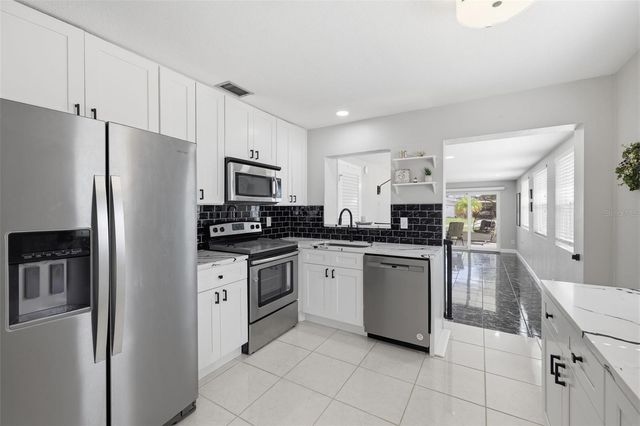 801 89TH AVENUE N, St Petersburg, FL 33702