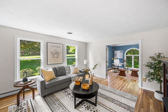 4 Skyview Dr, Walpole, MA 02081