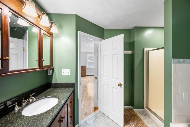 4 Skyview Dr, Walpole, MA 02081
