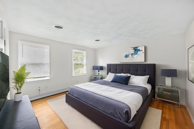 4 Skyview Dr, Walpole, MA 02081