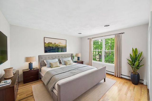 4 Skyview Dr, Walpole, MA 02081