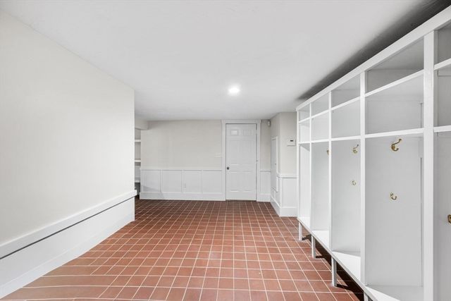 4 Skyview Dr, Walpole, MA 02081