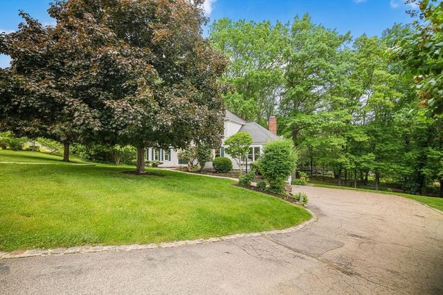 4 Skyview Dr, Walpole, MA 02081