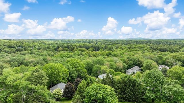 4 Skyview Dr, Walpole, MA 02081