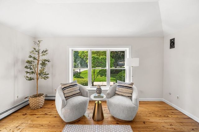 4 Skyview Dr, Walpole, MA 02081