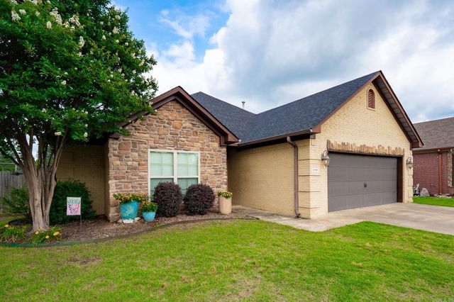 2755 Wineberry, Conway, AR 72034