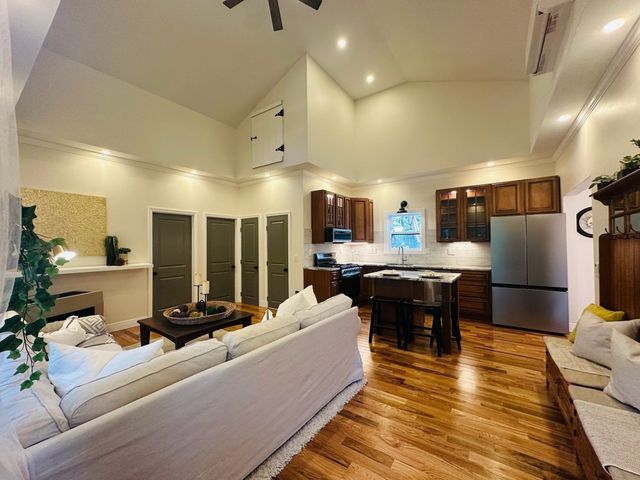 230 S Row Rd, Lunenburg, MA 01462