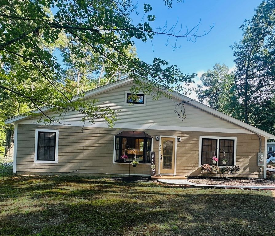 230 S Row Rd, Lunenburg, MA 01462