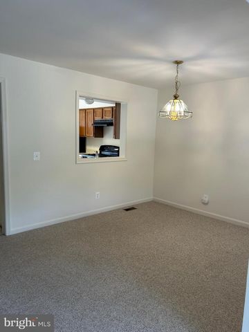 106 BATLEY CT, Fredericksburg, VA 22406