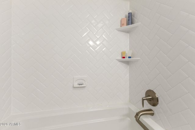 2707 E SHAW BUTTE Drive, Phoenix, AZ 85028