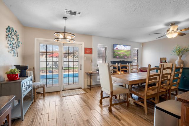 5217 Sooner Trail NW, Albuquerque, NM 87120