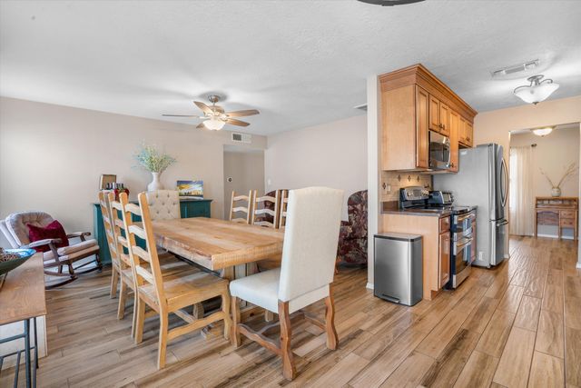 5217 Sooner Trail NW, Albuquerque, NM 87120