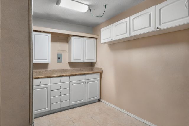 5217 Sooner Trail NW, Albuquerque, NM 87120