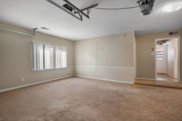 5217 Sooner Trail NW, Albuquerque, NM 87120