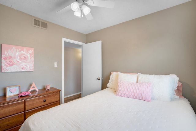 5217 Sooner Trail NW, Albuquerque, NM 87120