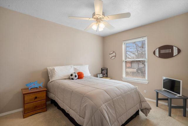 5217 Sooner Trail NW, Albuquerque, NM 87120