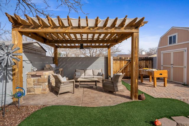 5217 Sooner Trail NW, Albuquerque, NM 87120