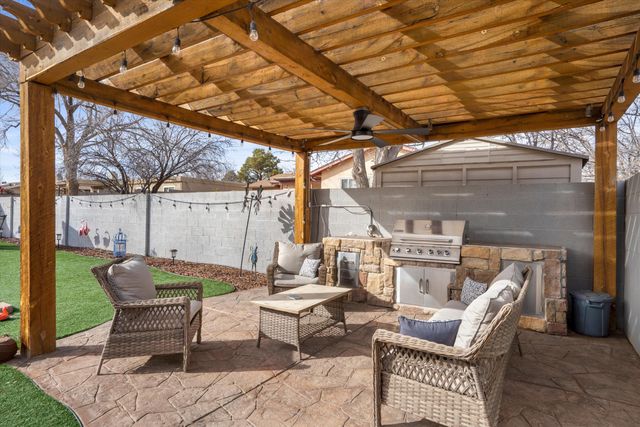 5217 Sooner Trail NW, Albuquerque, NM 87120