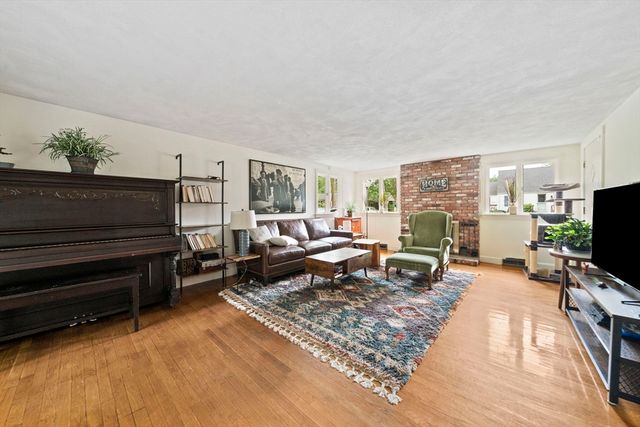 495 Thicket St, Weymouth, MA 02190