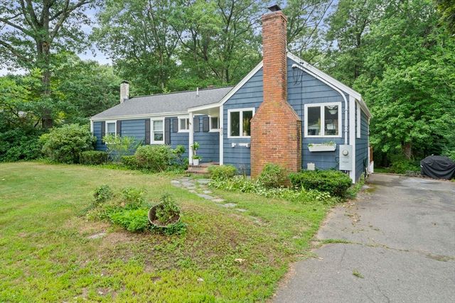 495 Thicket St, Weymouth, MA 02190