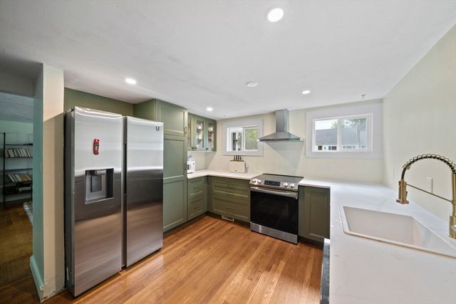 495 Thicket St, Weymouth, MA 02190